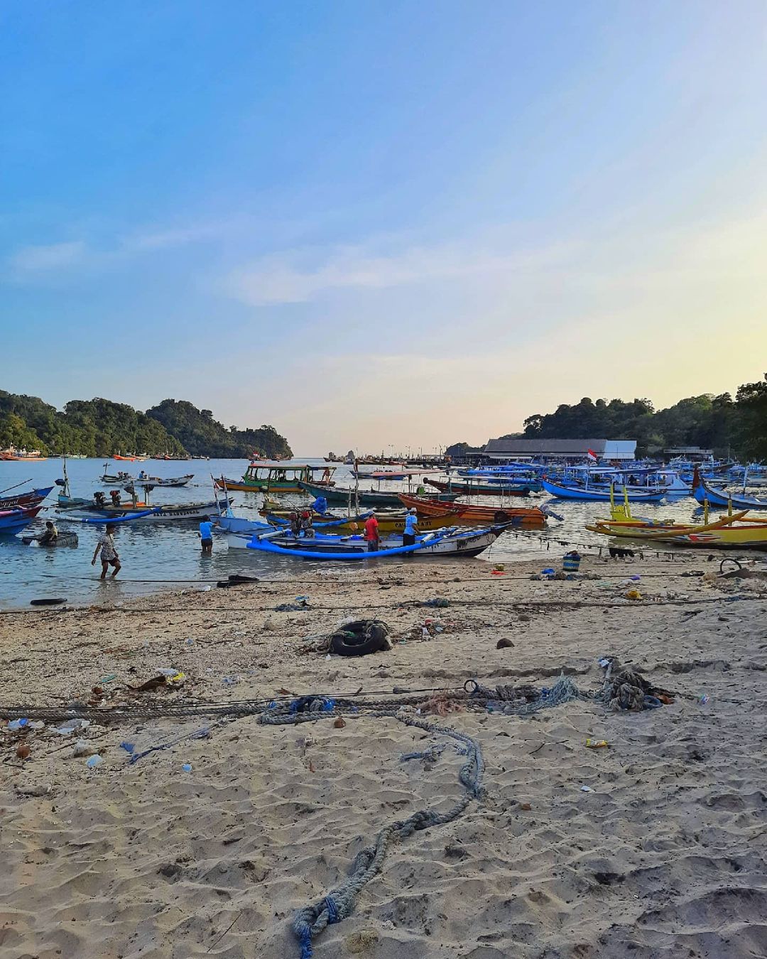 Foto Tempat Wisata Pantai Sendang Biru Foto Tempat Wisata Pantai Sendang Biru